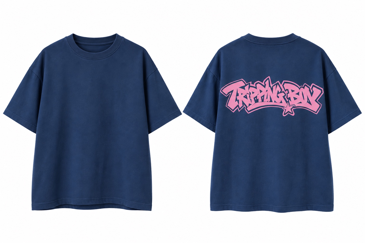 ネイビーのTシャツ。無地のフロントとピンクのグラフィティロゴのバックプリント